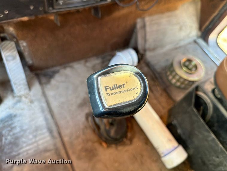 image for item FG0840 1990 International 9300 water truck
