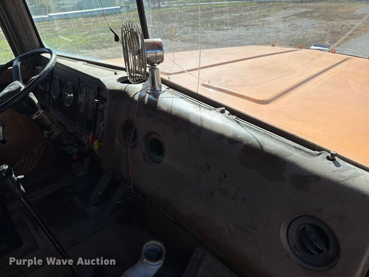 image for item FG0840 1990 International 9300 water truck