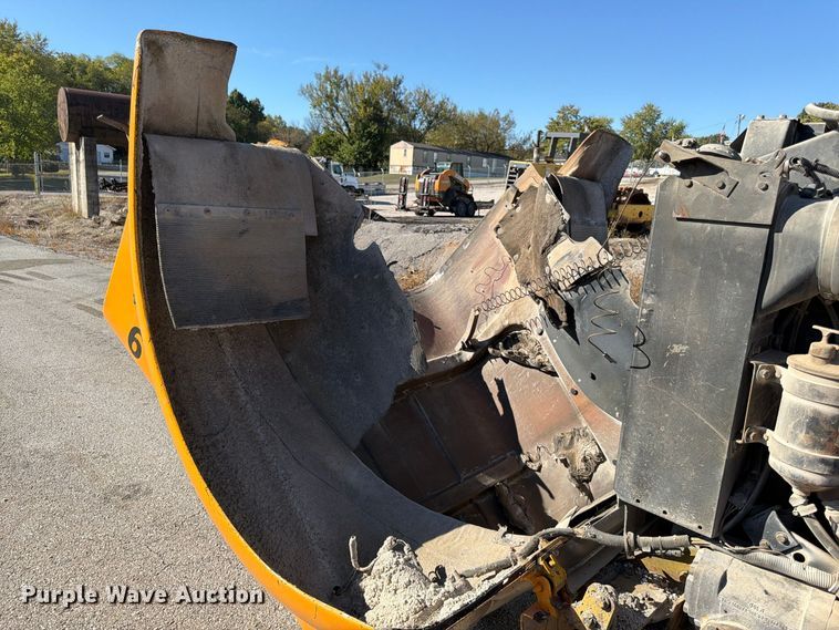 image for item FG0840 1990 International 9300 water truck
