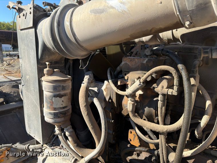 image for item FG0840 1990 International 9300 water truck