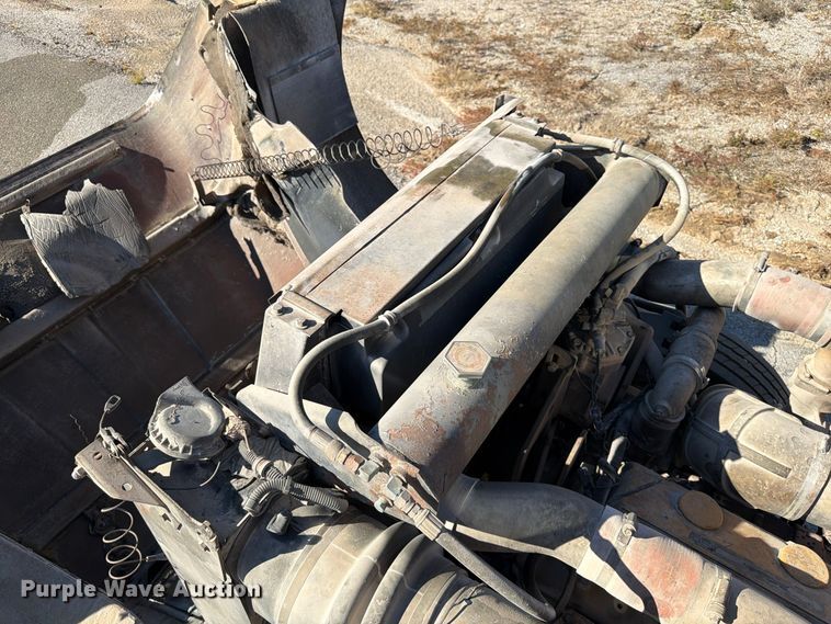 image for item FG0840 1990 International 9300 water truck