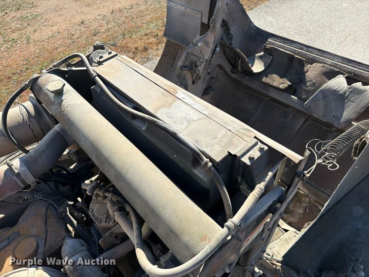image for item FG0840 1990 International 9300 water truck