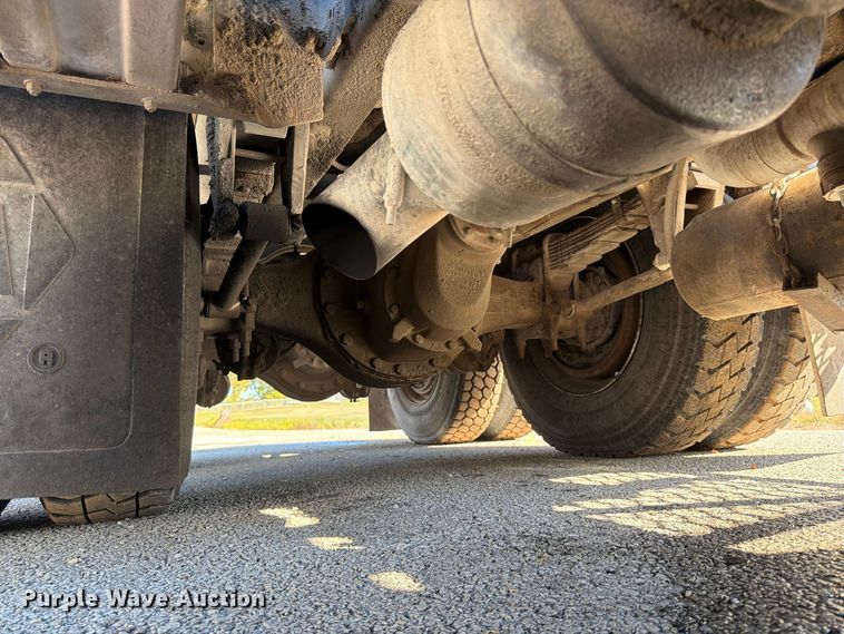 image for item FG0840 1990 International 9300 water truck