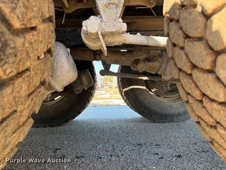 image for item FG0840 1990 International 9300 water truck