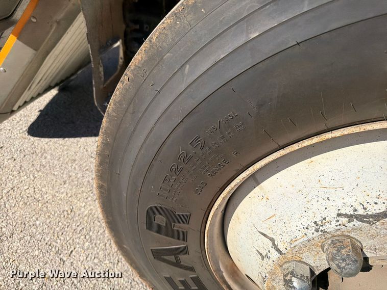 image for item FG0840 1990 International 9300 water truck
