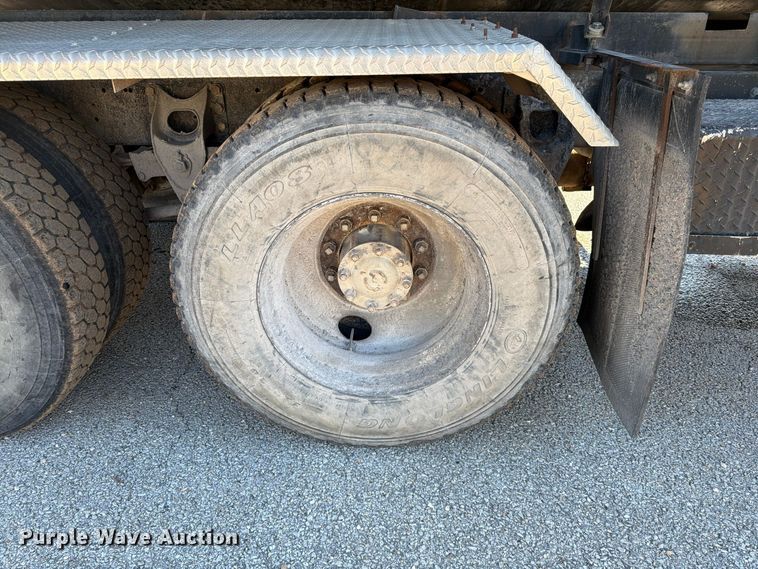 image for item FG0840 1990 International 9300 water truck