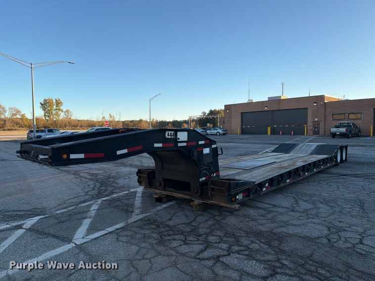 image for item FG3048 2006 Eager Beaver 35GSL-PT lowboy equipment trailer