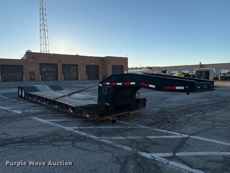image for item FG3048 2006 Eager Beaver 35GSL-PT lowboy equipment trailer