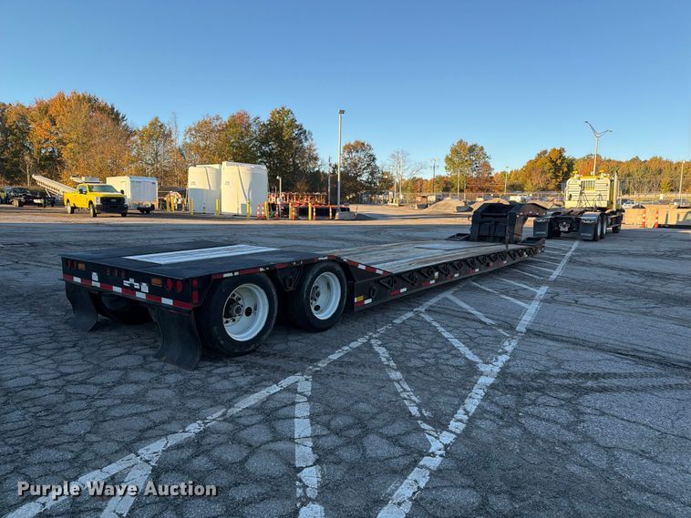 image for item FG3048 2006 Eager Beaver 35GSL-PT lowboy equipment trailer