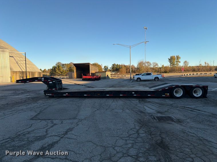 image for item FG3048 2006 Eager Beaver 35GSL-PT lowboy equipment trailer