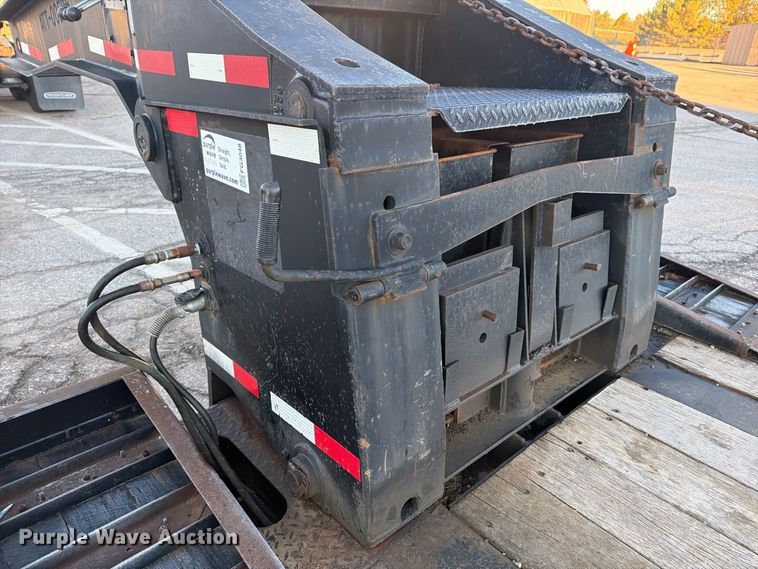 image for item FG3048 2006 Eager Beaver 35GSL-PT lowboy equipment trailer