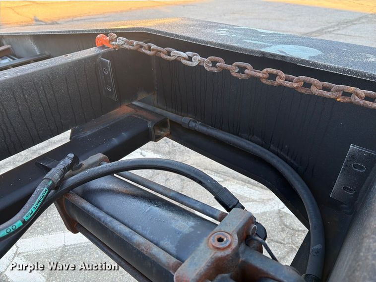 image for item FG3048 2006 Eager Beaver 35GSL-PT lowboy equipment trailer