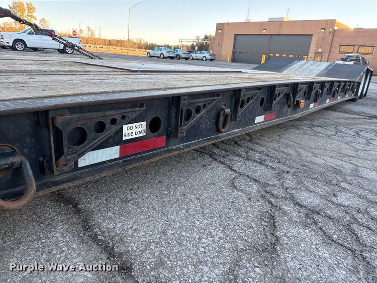 image for item FG3048 2006 Eager Beaver 35GSL-PT lowboy equipment trailer