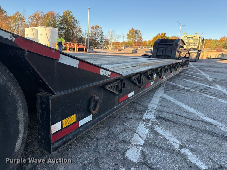 image for item FG3048 2006 Eager Beaver 35GSL-PT lowboy equipment trailer
