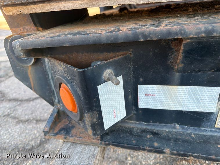 image for item FG3048 2006 Eager Beaver 35GSL-PT lowboy equipment trailer
