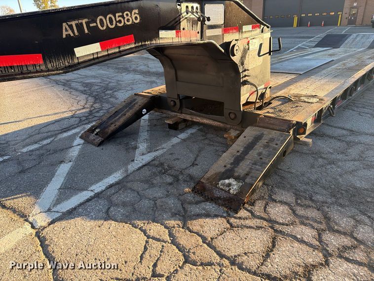 image for item FG3048 2006 Eager Beaver 35GSL-PT lowboy equipment trailer
