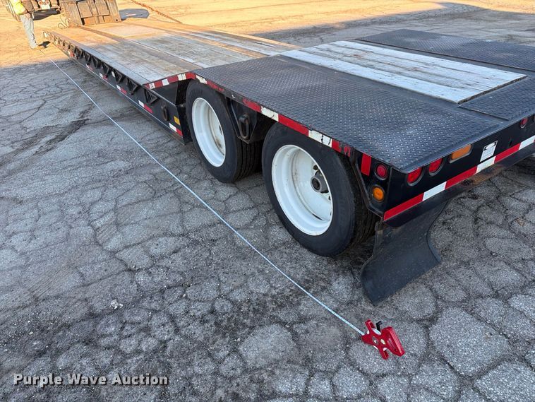 image for item FG3048 2006 Eager Beaver 35GSL-PT lowboy equipment trailer