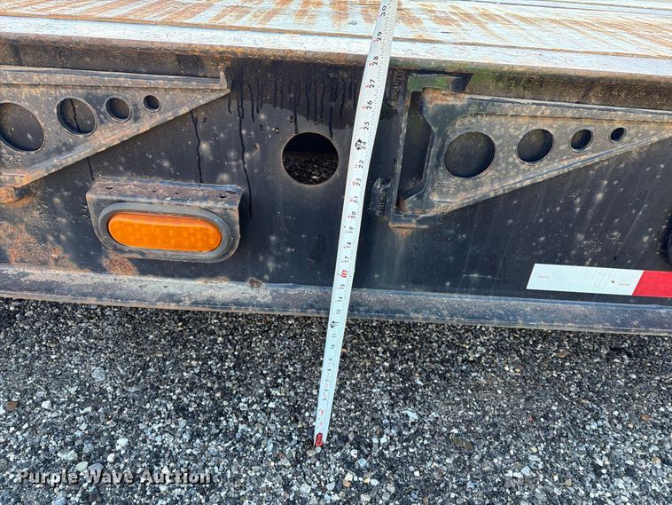 image for item FG3048 2006 Eager Beaver 35GSL-PT lowboy equipment trailer