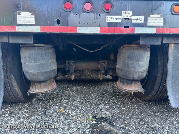image for item FG3048 2006 Eager Beaver 35GSL-PT lowboy equipment trailer
