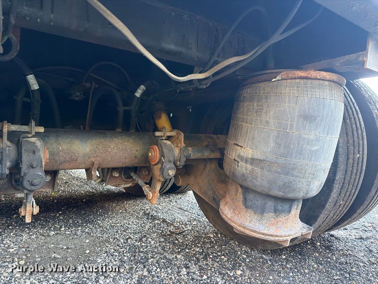 image for item FG3048 2006 Eager Beaver 35GSL-PT lowboy equipment trailer