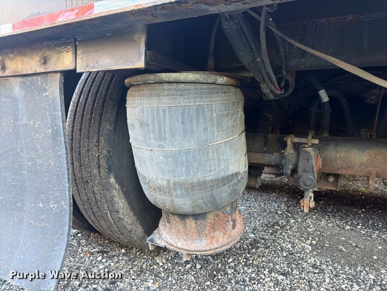 image for item FG3048 2006 Eager Beaver 35GSL-PT lowboy equipment trailer