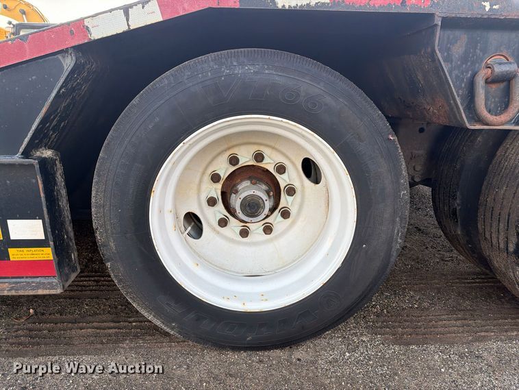 image for item FG3048 2006 Eager Beaver 35GSL-PT lowboy equipment trailer