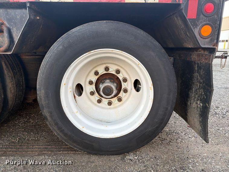 image for item FG3048 2006 Eager Beaver 35GSL-PT lowboy equipment trailer