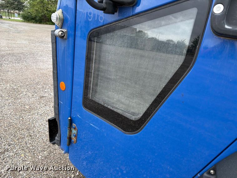 image for item FH6263 2017 Mack LR633 refuse truck