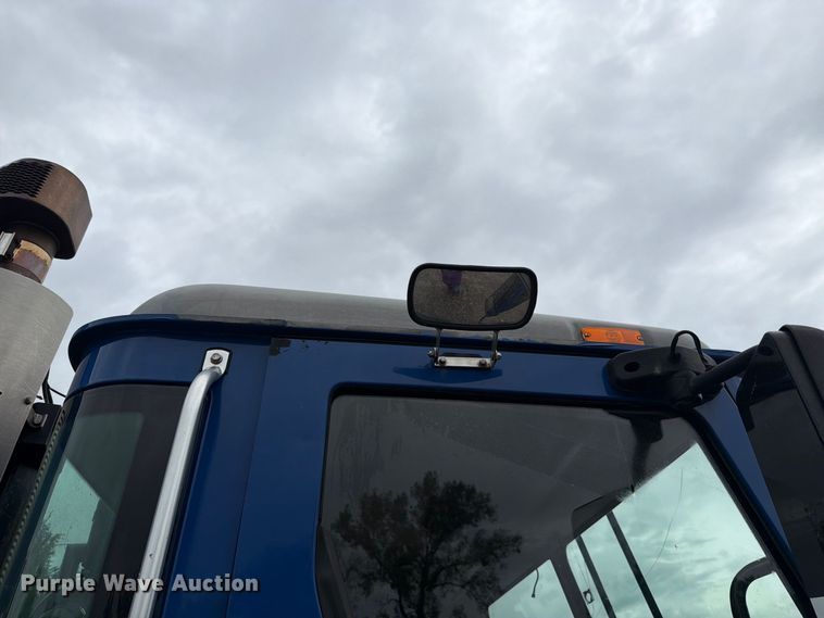 image for item FH6263 2017 Mack LR633 refuse truck
