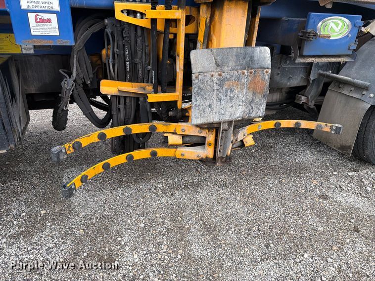 image for item FH6263 2017 Mack LR633 refuse truck