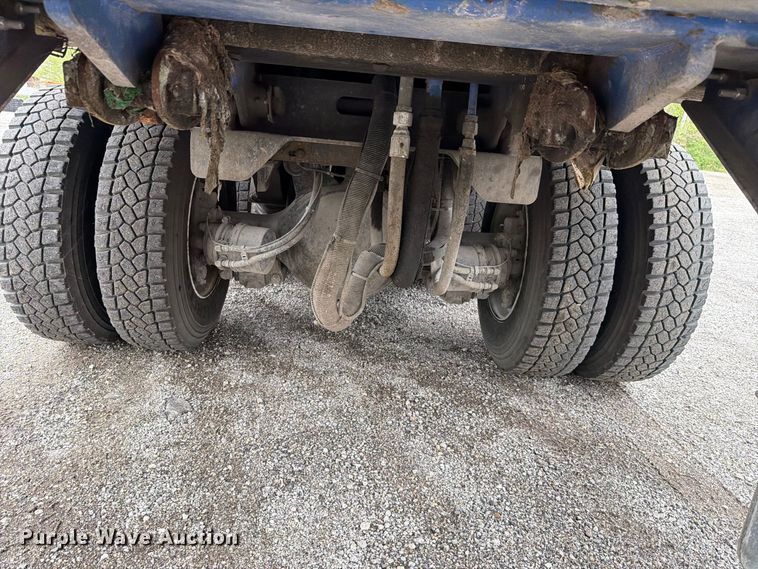 image for item FH6263 2017 Mack LR633 refuse truck