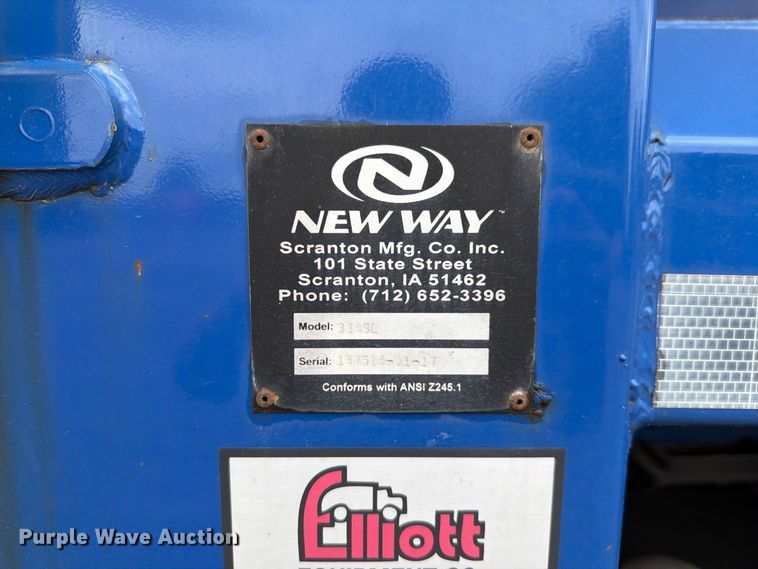 image for item FH6263 2017 Mack LR633 refuse truck