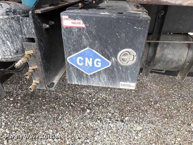 image for item FH6263 2017 Mack LR633 refuse truck