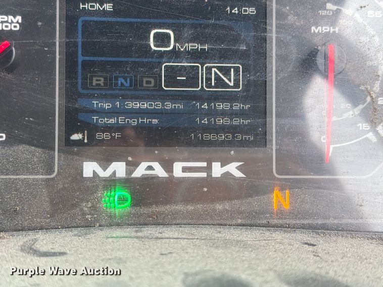 image for item FH6263 2017 Mack LR633 refuse truck