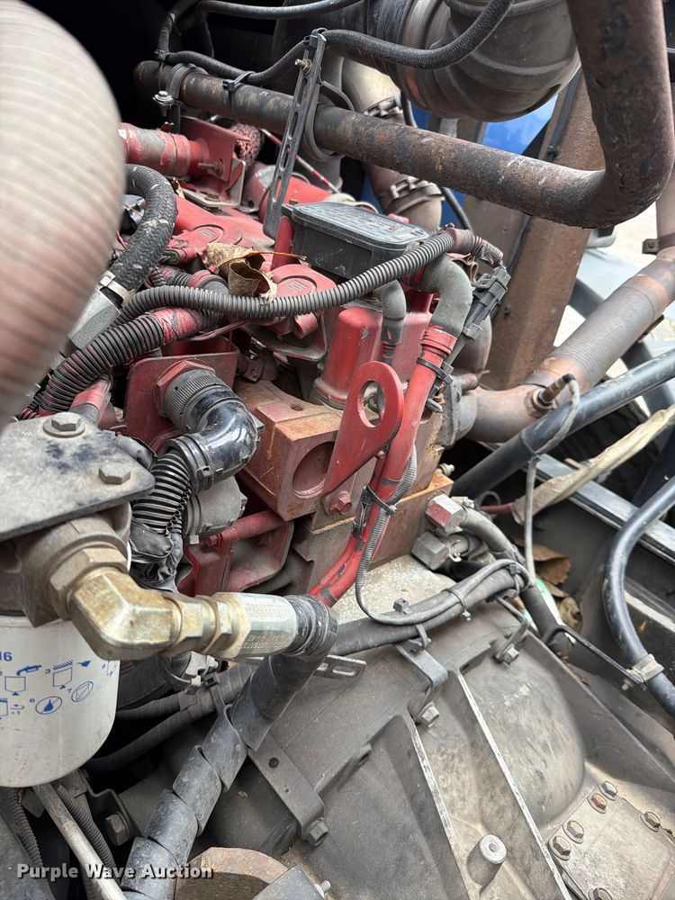 image for item FH6263 2017 Mack LR633 refuse truck