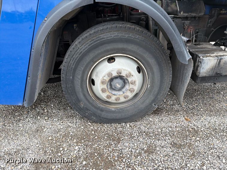 image for item FH6263 2017 Mack LR633 refuse truck