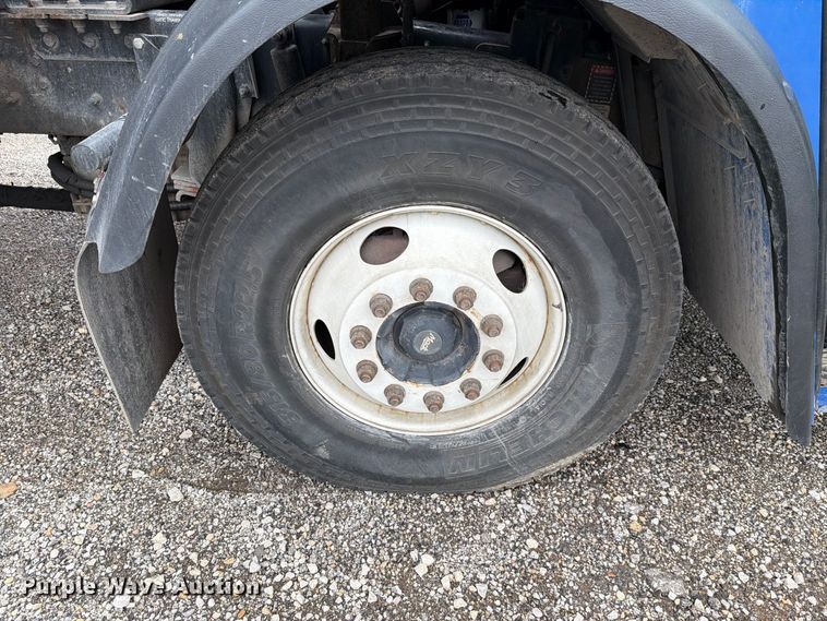 image for item FH6263 2017 Mack LR633 refuse truck