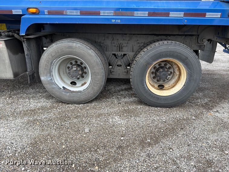 image for item FH6263 2017 Mack LR633 refuse truck