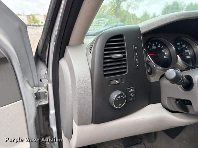 image for item FH6363 2012 GMC Sierra 1500 Ext. Cab pickup truck