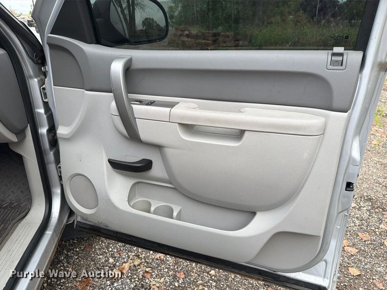 image for item FH6363 2012 GMC Sierra 1500 Ext. Cab pickup truck