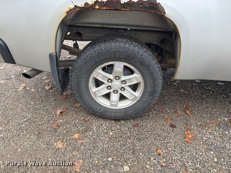 image for item FH6363 2012 GMC Sierra 1500 Ext. Cab pickup truck