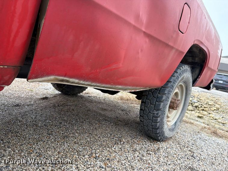 image for item FH6412 1985 Dodge W350 pickup truck