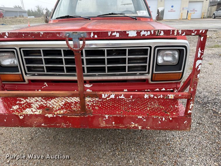 image for item FH6412 1985 Dodge W350 pickup truck
