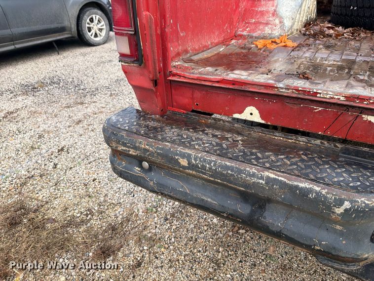 image for item FH6412 1985 Dodge W350 pickup truck
