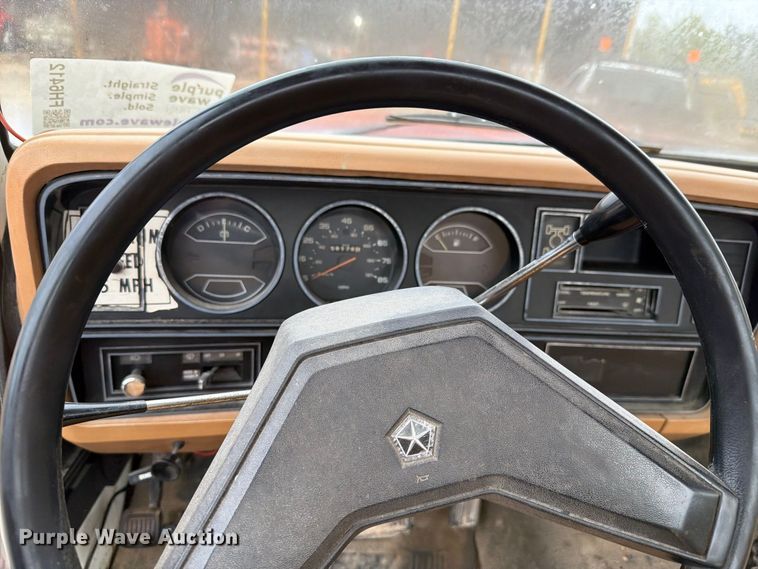 image for item FH6412 1985 Dodge W350 pickup truck