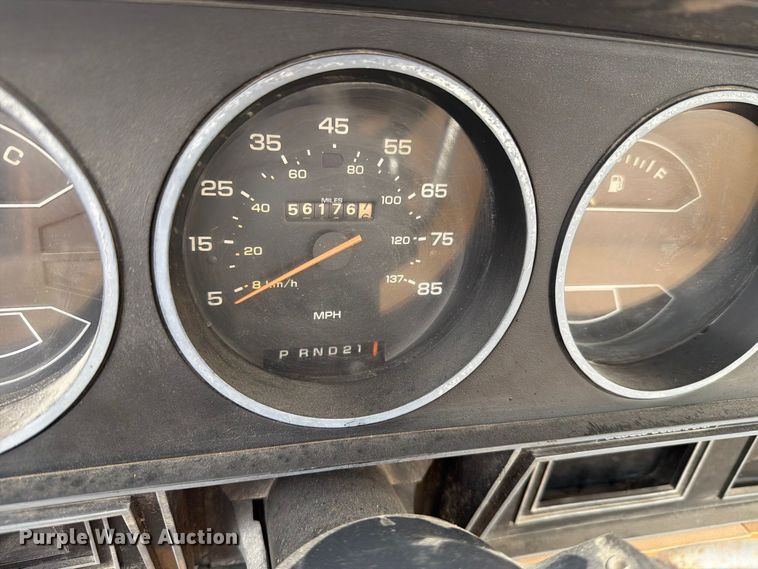 image for item FH6412 1985 Dodge W350 pickup truck