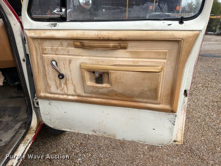 image for item FH6412 1985 Dodge W350 pickup truck