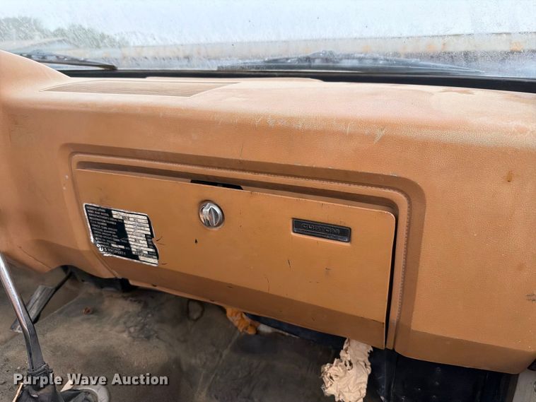image for item FH6412 1985 Dodge W350 pickup truck