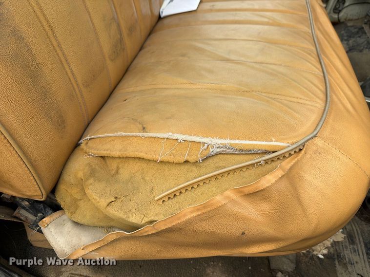 image for item FH6412 1985 Dodge W350 pickup truck