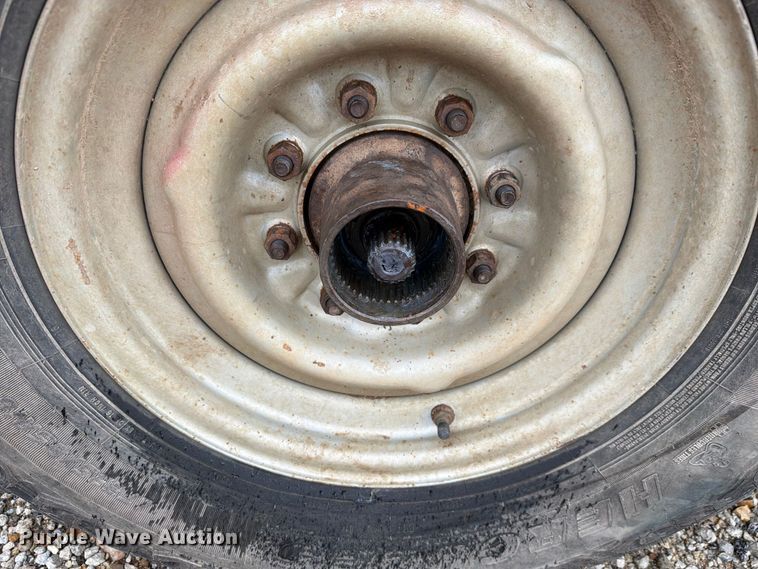 image for item FH6412 1985 Dodge W350 pickup truck